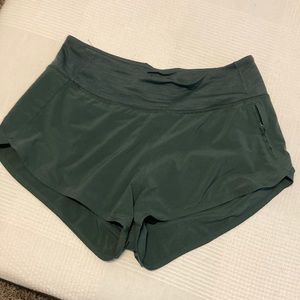 Hudson 2.5” short - Outdoor Voices